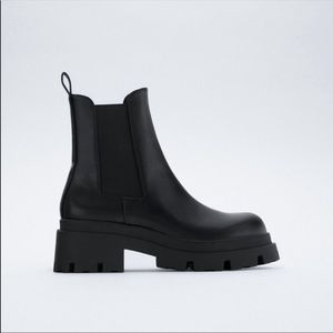 NWT Zara boots in an 8.5. Never before worn.